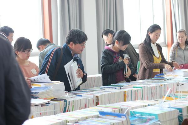 春季教材展览会顺利举行