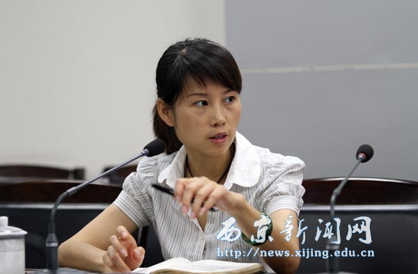 学校召开2010年校级教学名师评审会议