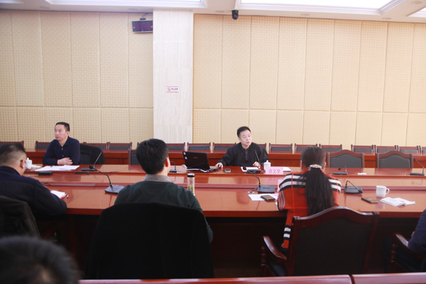 规范党员管理加强党组织建设报告会举行