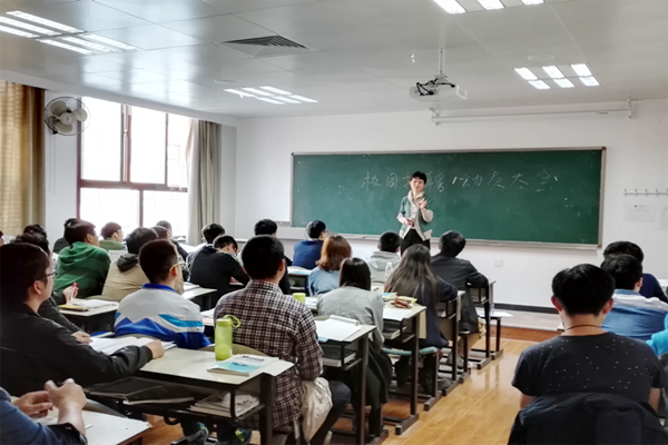 长江社区：多举措鼓励毕业生参加招聘会