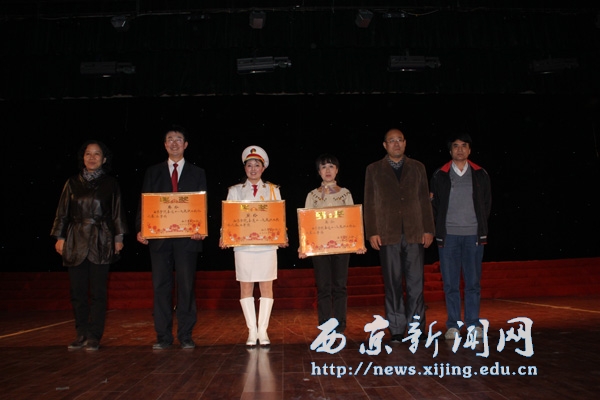喜迎十八大教职工歌咏比赛举行