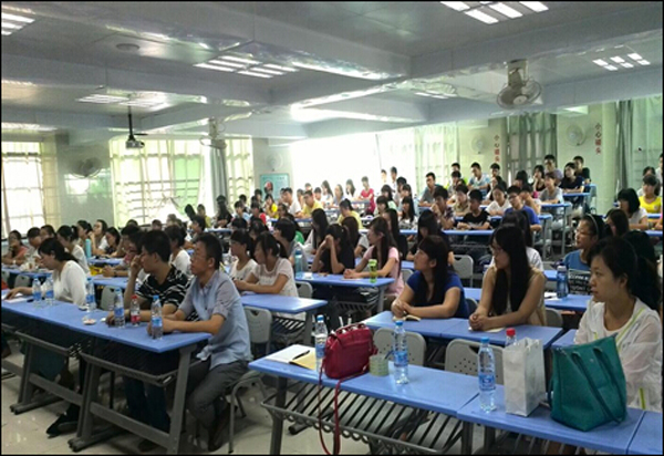 【经济贸易系】新生学籍管理教育活动举行