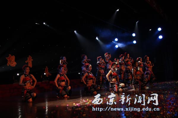 我校举行“绿色之旅•唱响青春”开学文艺晚会