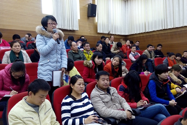 陕西省十佳辅导员应邀来校作报告