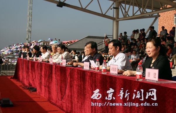 我校第九届春季田径运动会圆满闭幕