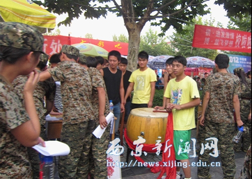 2012年学校各社团纳新活动火热举行