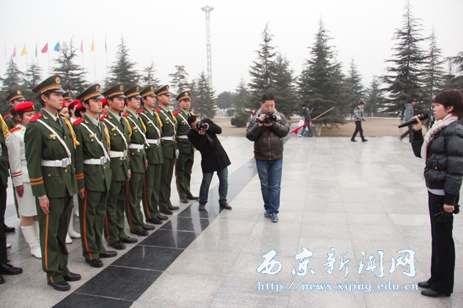 我校举行新学期首次升国旗仪式