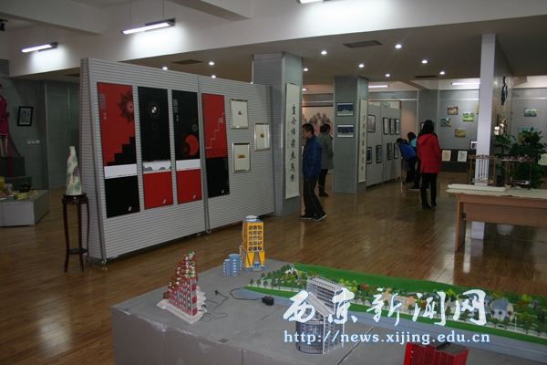 【艺术学院】师生作品展在陈列室举行