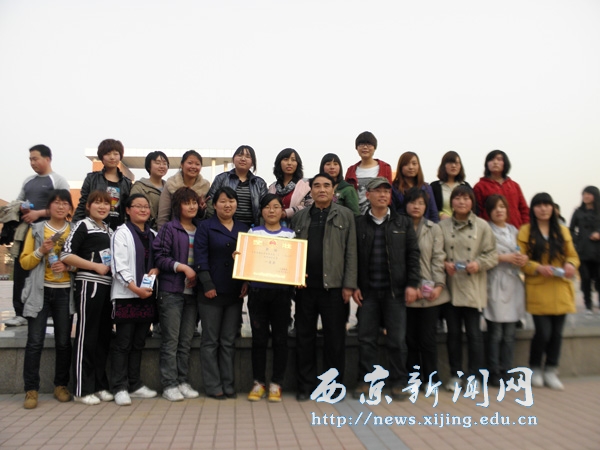 【艺术学院】举行拔河比赛