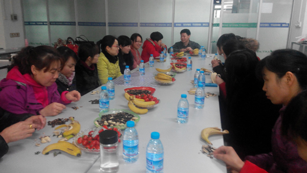 【基础部】举行学生活动和教师座谈会