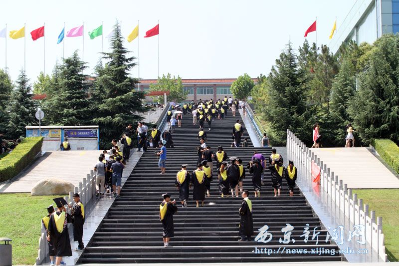 挥别母校再出发 祝福明天会更好