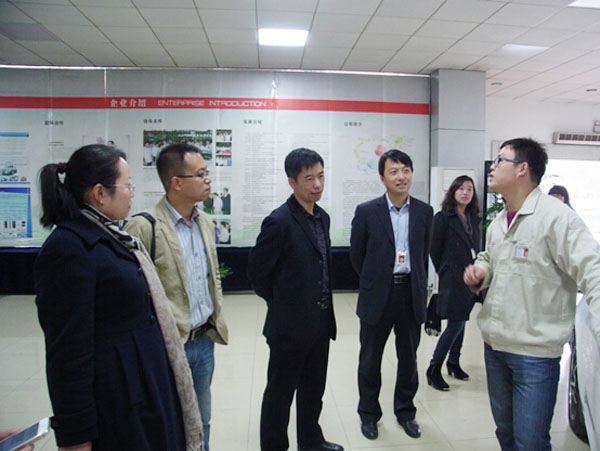 我校与企业签订校企合作协议