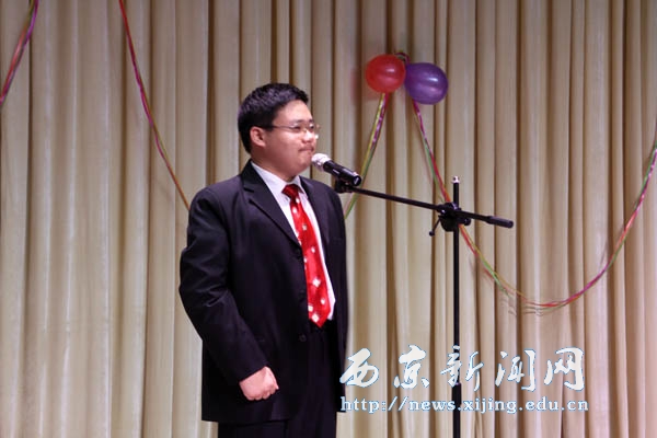 首届主持人大赛总决赛举行