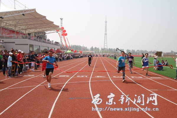 我校第八届春季田径运动会隆重举行