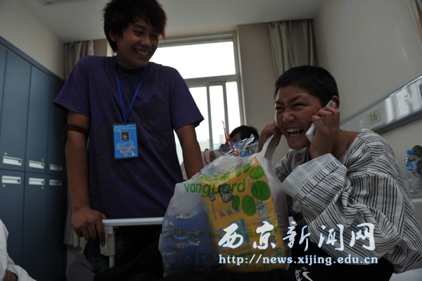 我校学生夏加旦周在医院参与志愿服务受表扬