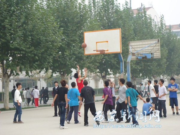 【管理科学系】举行学生分会篮球赛