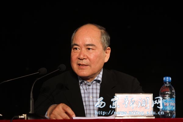 中国外交官联谊会副会长王春贵来我校考察访问并作报告