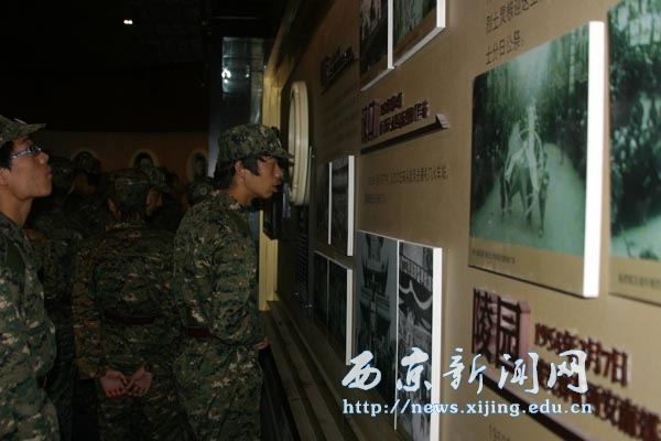 我校2011级一期新生军训参观杨虎城将军陵园