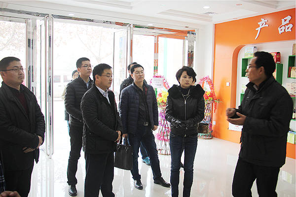 校长任芳到武功县洽谈校政合作事宜