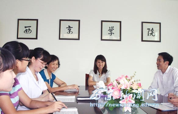 任芳执行校长检查指导新学期档案馆工作