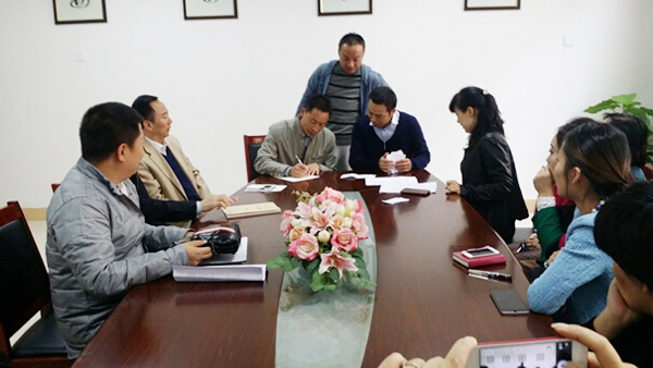 党总支第二党支部支委差额选举会议举行