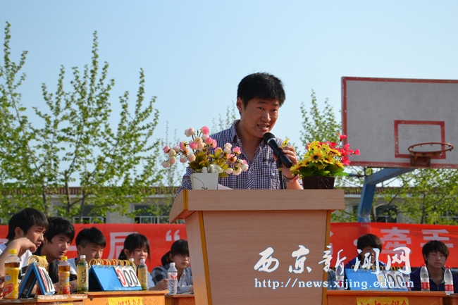 西京学院首届读书月知识竞赛顺利举行
