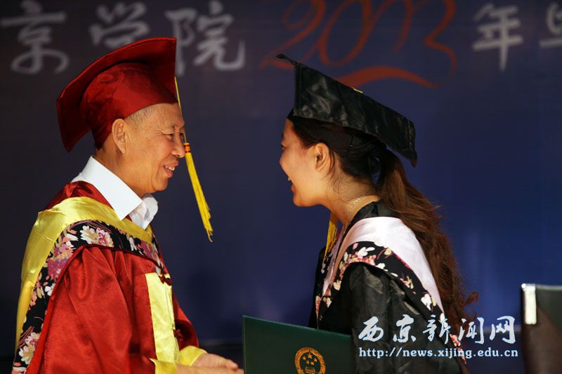 挥别母校再出发 祝福明天会更好