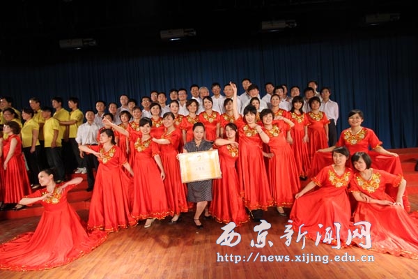 我校隆重举行“迎接建党89周年教职工大型歌咏比赛”