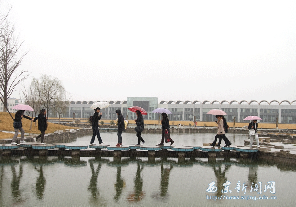 【图】西京 雨中即景