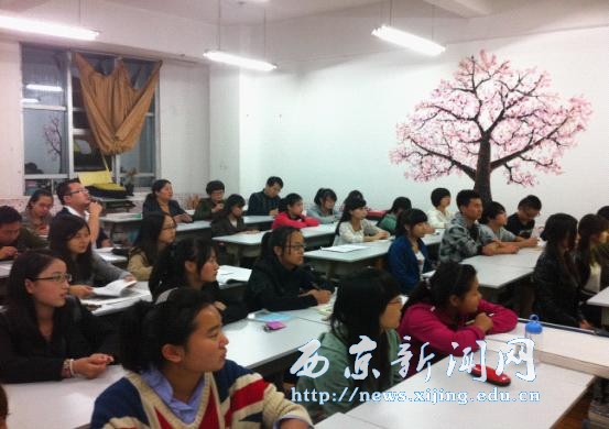 【艺术学院】开展辅导员主题班会观摩