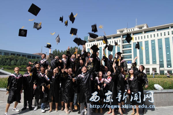 新闻特写:又是一年毕业时
