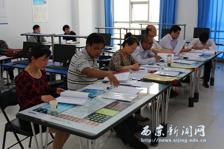 2012届毕业生论文答辩展开