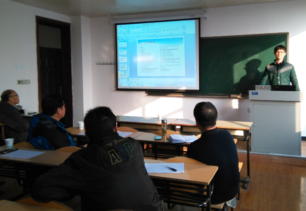 【机械工程学院】硕士研究生论文中期检查报告会举行