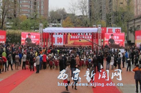 师生参观陕西中青年画展