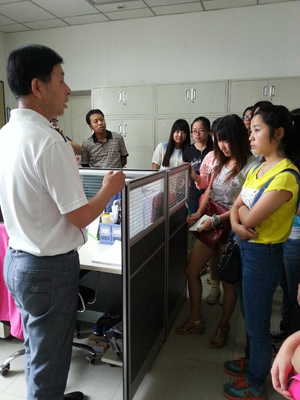 学生到长安广播电视中心参观学习
