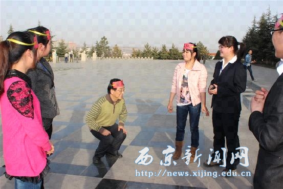 【经管二系】举办“庆三八”校园游艺活动