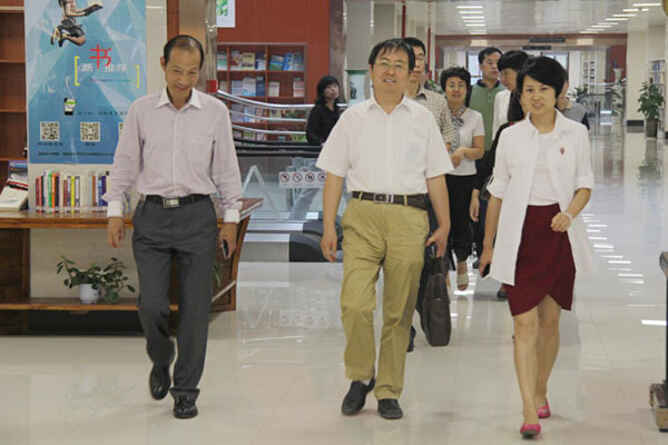 专家组到我校考察新增护理学本科专业