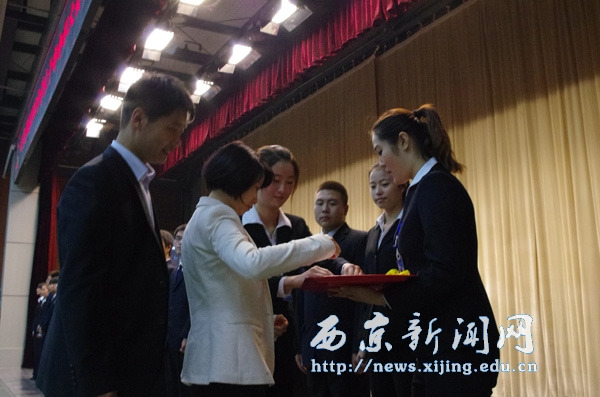 新学年校级学生干部迎新大会举行