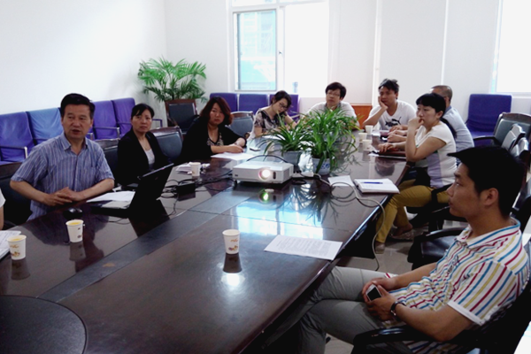 辅导员专业团队建设工作研讨会举行