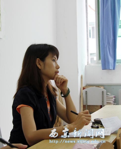 校领导新学年第一天深入班级听课