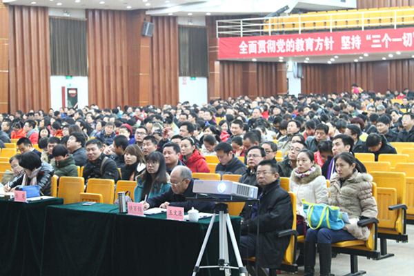 我校举行校史考试论文答辩汇报会