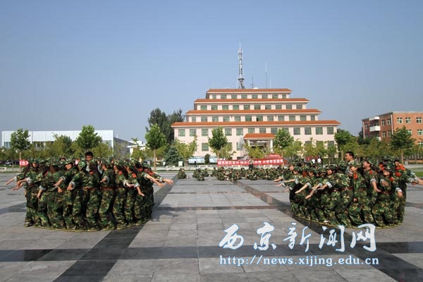 西京学院2010级新生军训扫描