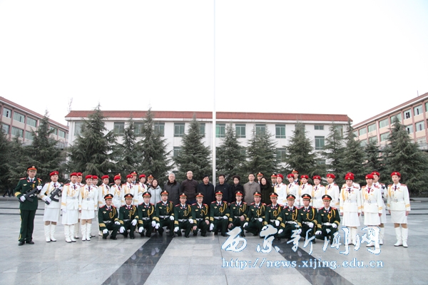 新学期首次升国旗仪式举行