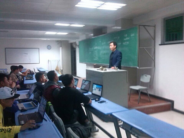 【应用理学系】数学建模师资培训及学生编程班开班