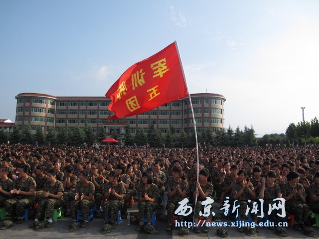 2012级新生军训歌咏比赛举行