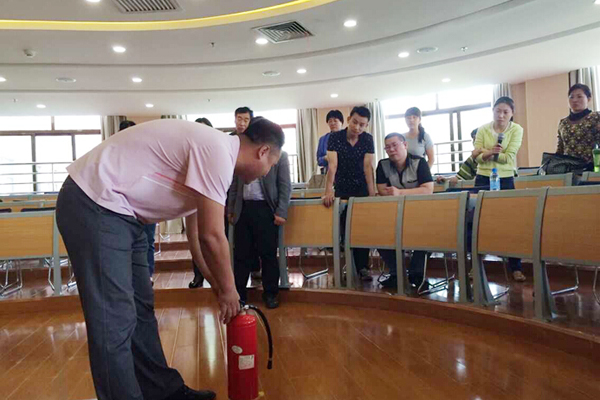 消防安全知识专题讲座举行