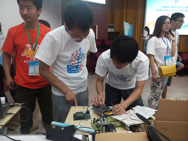 我校参加研究生电子设计竞赛