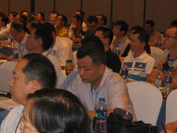 我校参加硕士教指委学位论文工作研讨会