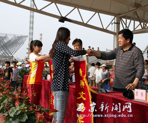 我校第十届春季田径运动会圆满闭幕