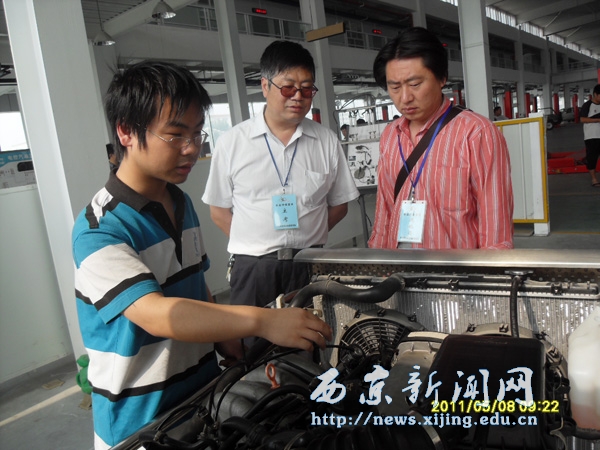 【汽车学院】汽车维修中级工考试进行